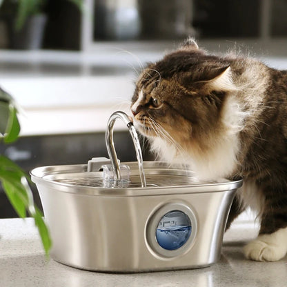 Apto para lavavajillas y libre de BPA, con gato bebiendo del surtidor